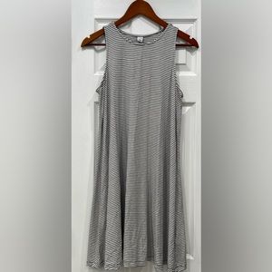 Old Navy Sleeveless Shift Dress